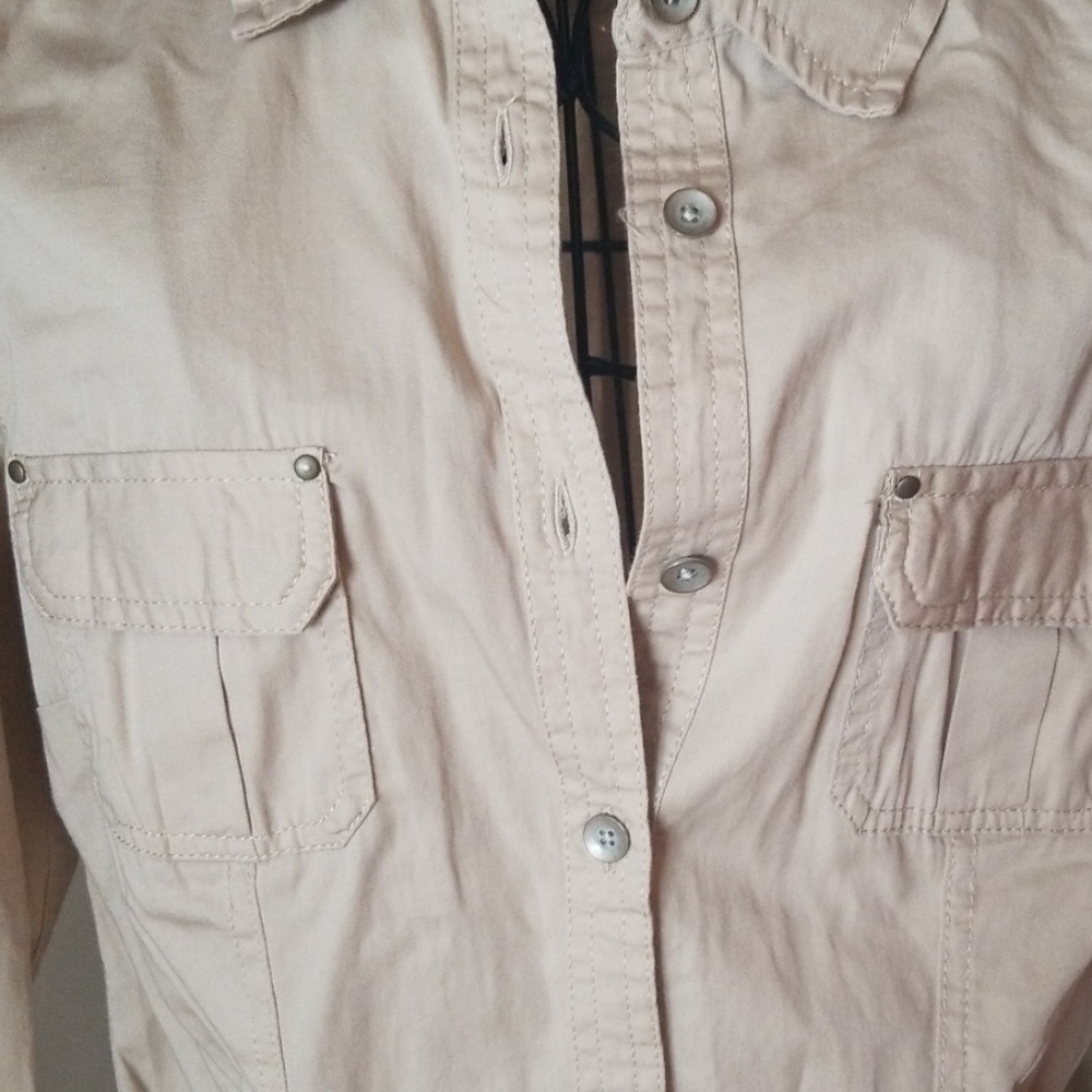 Button down shirt - Picture 2 of 7